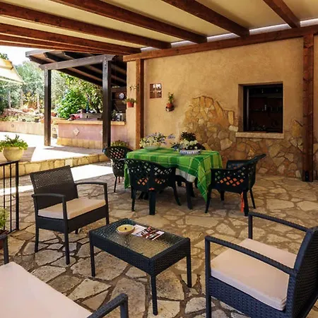 Torre Saracena Vista Mare Bed and breakfast Valderice